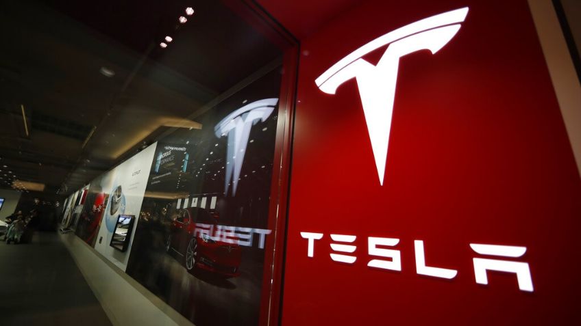 Reportan 700 autos de Tesla; dejaron de funcionar repentinamente