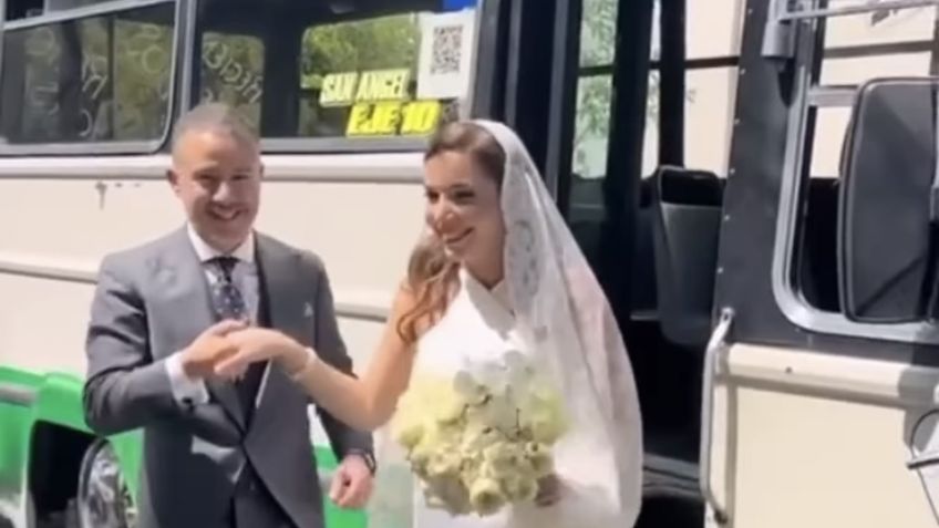 Novios utilizan 'micros' para llevar a sus invitados a la recepción y se vuelven virales