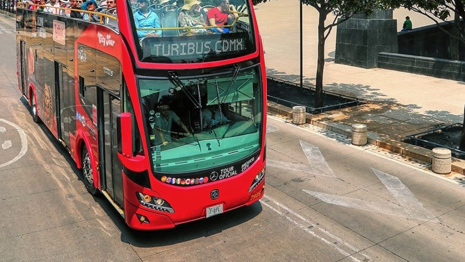 Recorrer las calles de la ciudad es una gran idea a bordo del Turibus.