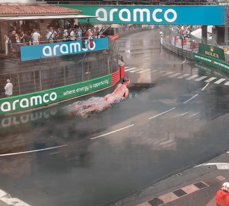 Valtteri Bottas fotografía de su trasero