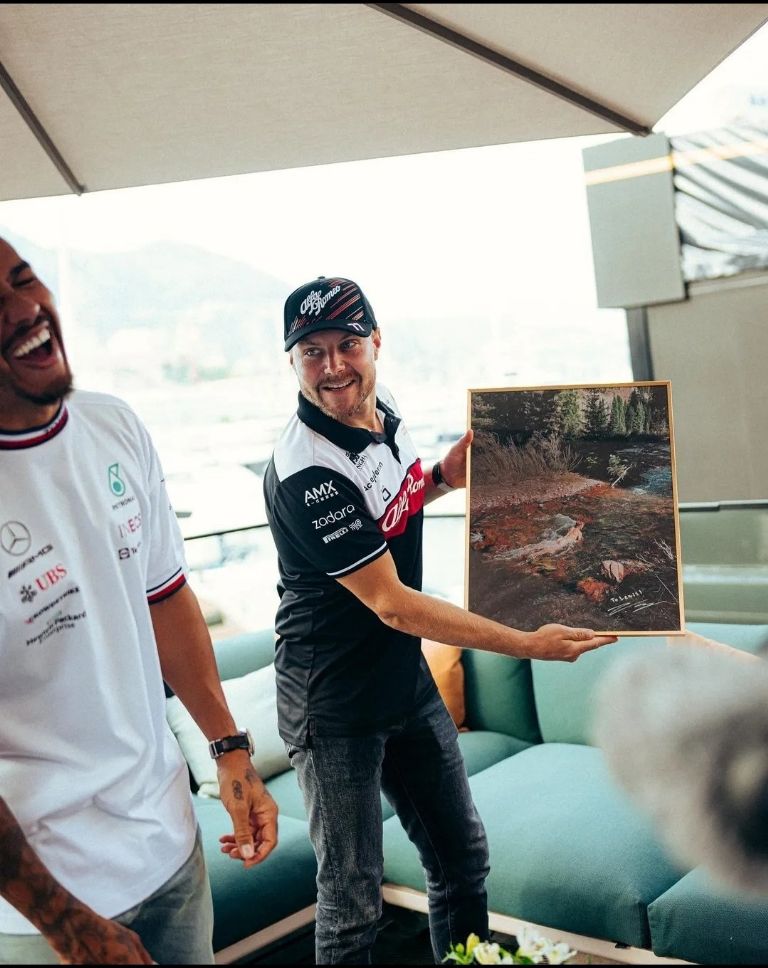 trasero de Valtteri Bottas