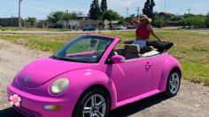 Joven cumple el sueño de su novia al ‘regalarle’ el auto de Barbie