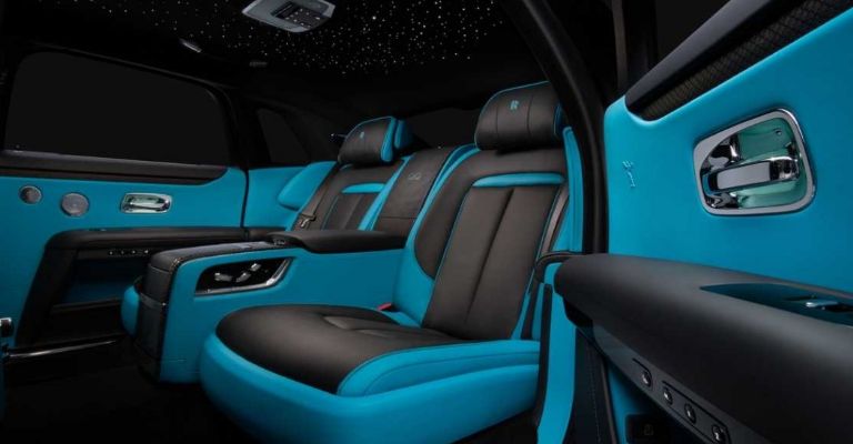 Interior del Rolls-Royce Black Badge 2022