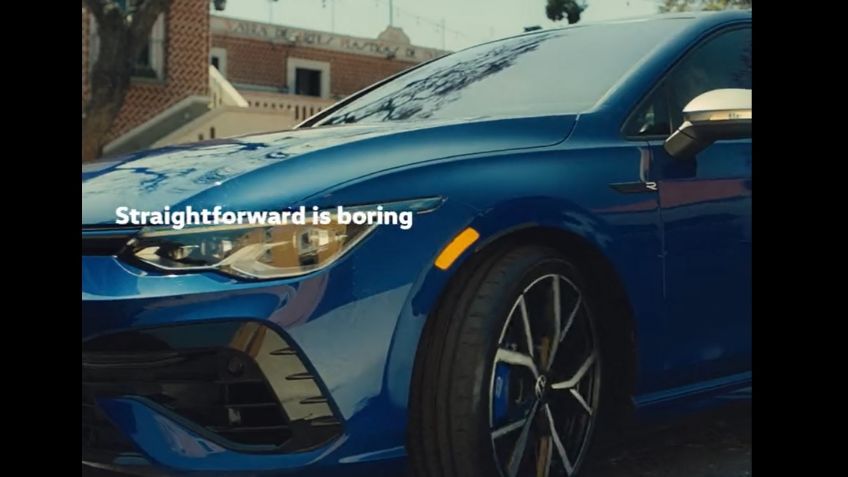 VW estrena comercial del Golf R en calles de Puebla