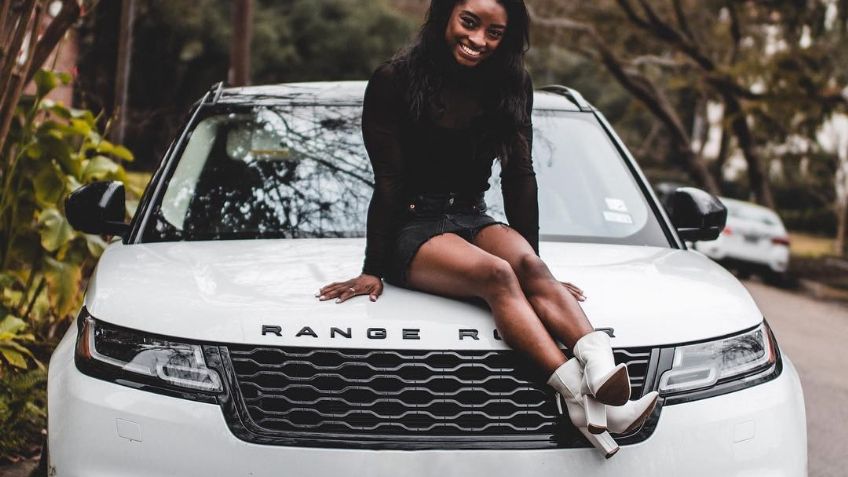 Simone Biles: la lujosa colección de autos de la mejor gimnasta de EU