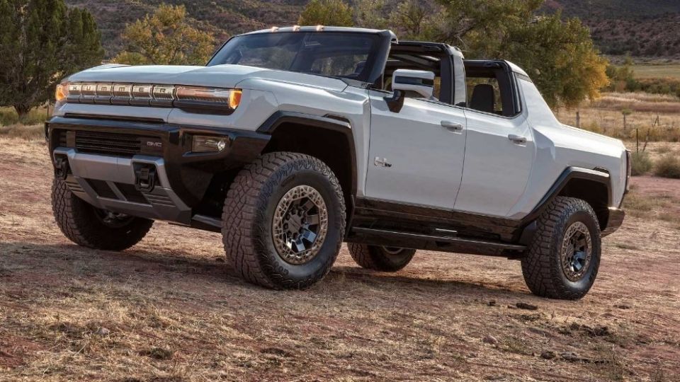 La GMC Hummer EV genera más emisiones que un sedán a gasolina