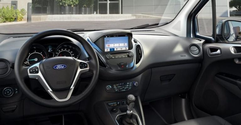 Interior de la Ford Transit Courier 2022