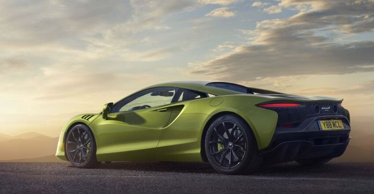 McLaren Artura en color verde