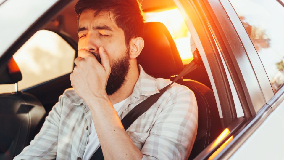 La somnolencia mientras se está al volante puede resultar fatal.