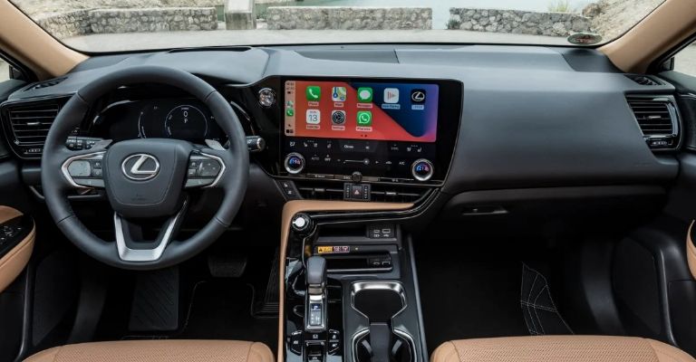 Interior de la Lexus NX 2022