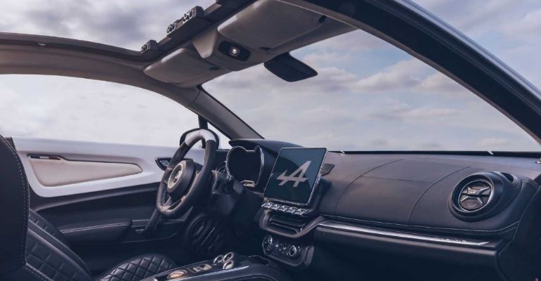 Interior del Alpine A110 E-ternité