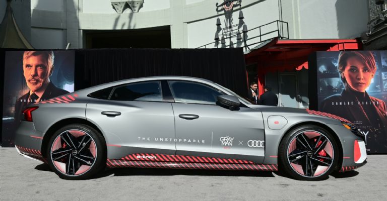 autos de El Hombre Gris Netflix