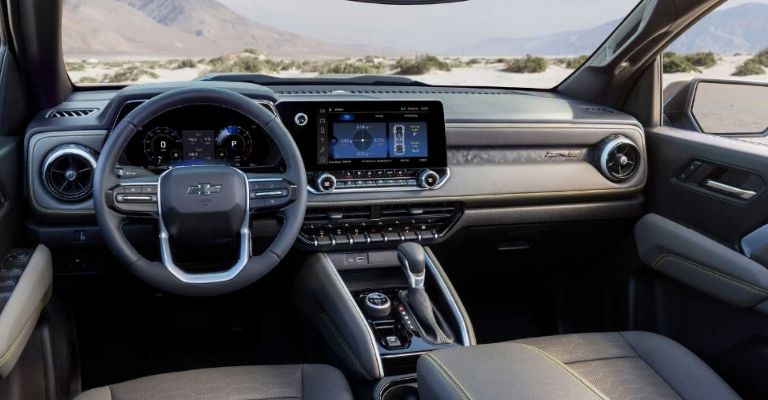 Interior de la Chevrolet Colorado 2023