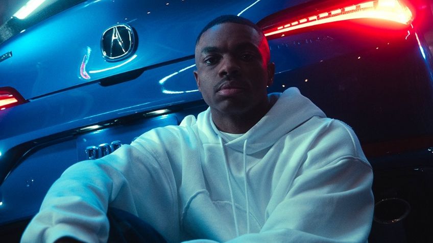 Vince Staples toma clase de manejo en el nuevo Acura Integra
