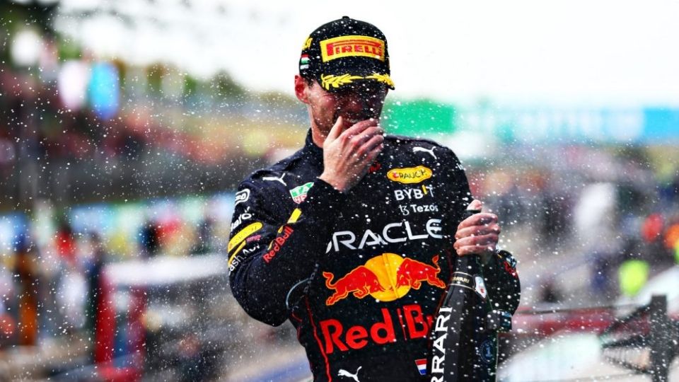 Max Verstappen remonta en el Gran Premio de Hungría 2022.