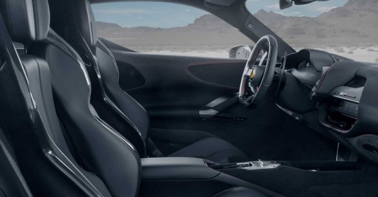 Interior del Ferrari SF90 por Novitec