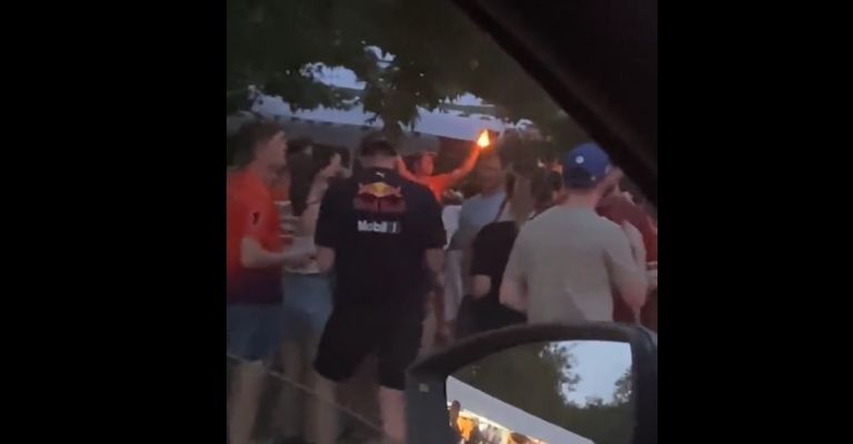 queman merca de Lewis Hamilton