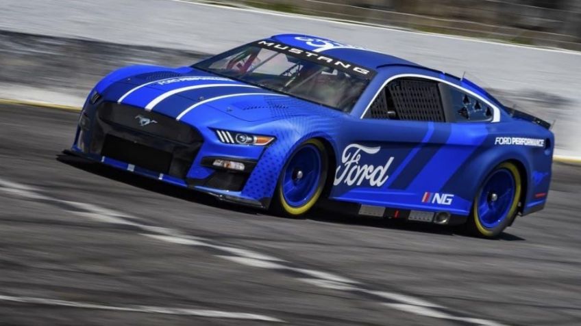 NASCAR podría contar con una serie de carreras de autos eléctricos