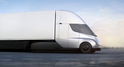 Elon Musk revela que su camión eléctrico de transporte sí se venderá este año