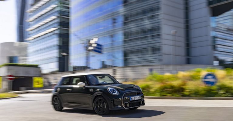 el auto más barato de MINI