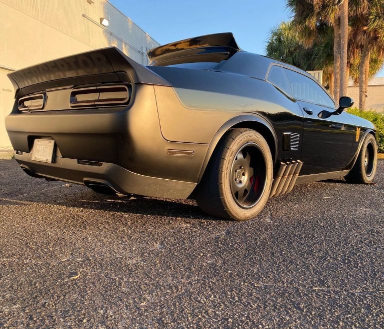 Dodge Challenger se transforma en un Mad Max