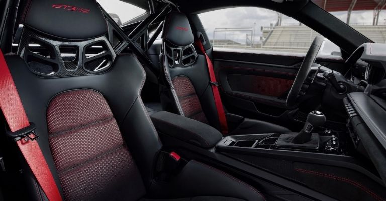 Interior del Porsche 911 GT3 RS 2023