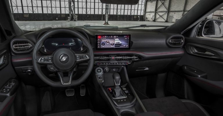 Interior de la Dodge Horner 2023