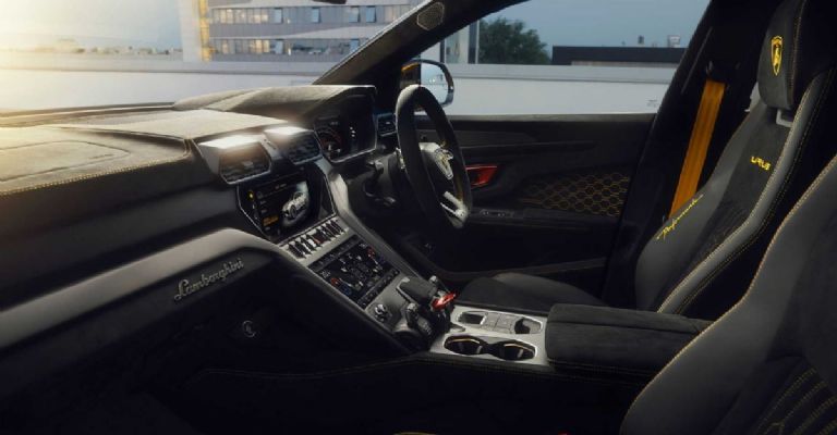 Interior de la Lamborghini Urus Performante