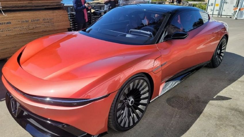 DeLorean Alpha 5 hace su primera aparición pública; un eléctrico con controvertido diseño