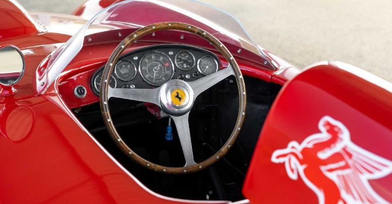 Interior del Ferrari 410 Sport Spider