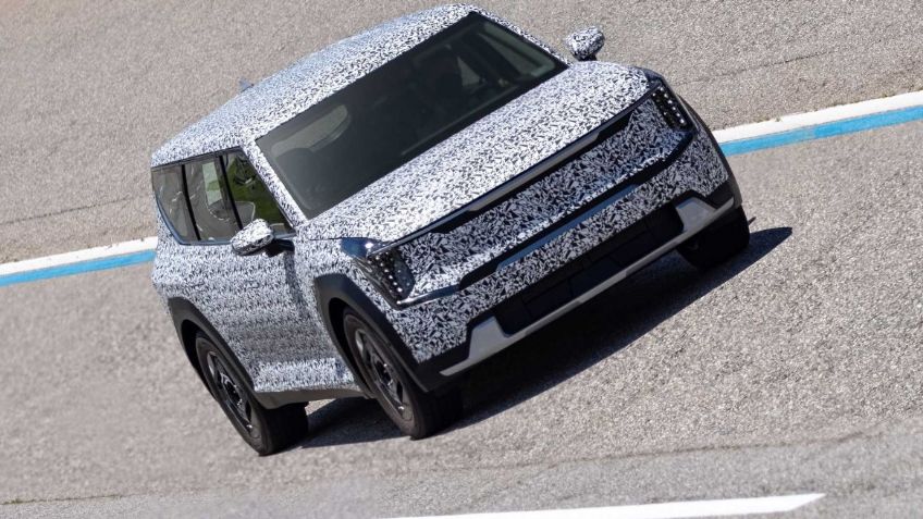 Kia da un adelanto de la SUV eléctrica EV9 que podría llegar a México