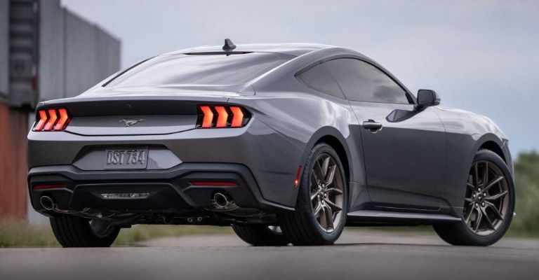 Parte trasera del Ford Mustang 2024