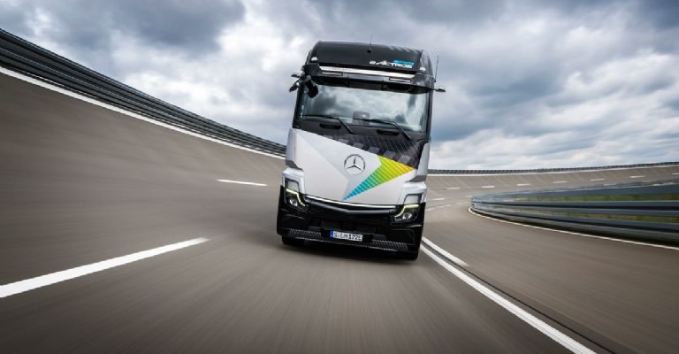 Mercedes Benz eActros LongHaul