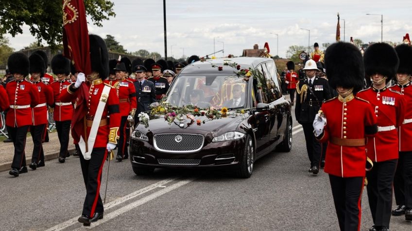 La Reina Isabel II y Land Rover diseñaron su coche fúnebre: un Jaguar XJ