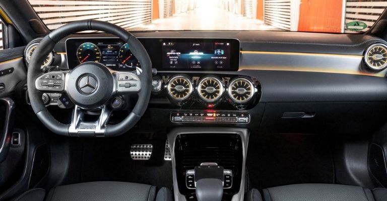 Interior del Mercedes-AMG A Hatchback 2022