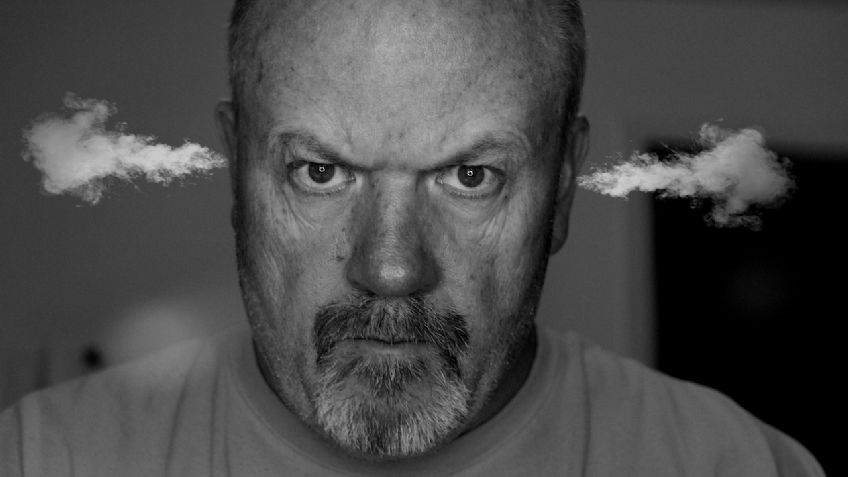 ¿Qué le pasa al cerebro cuando recibes un insulto a bordo del auto?