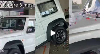 Mujer estrella su camioneta antes de salir de la agencia: VIDEO