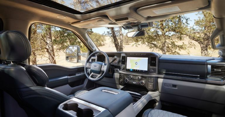 Ford Super Duty 2023 interiores