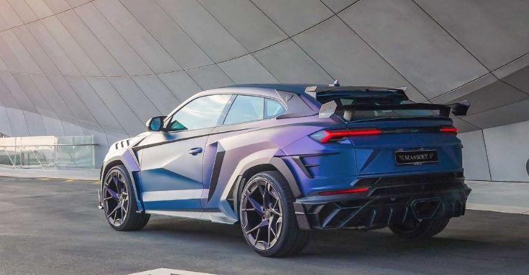 Estilo de la Lamborghini Urus modificada por Mansory