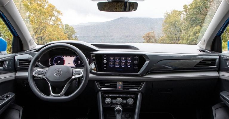 Interior de la Volkswagen Taos 2023