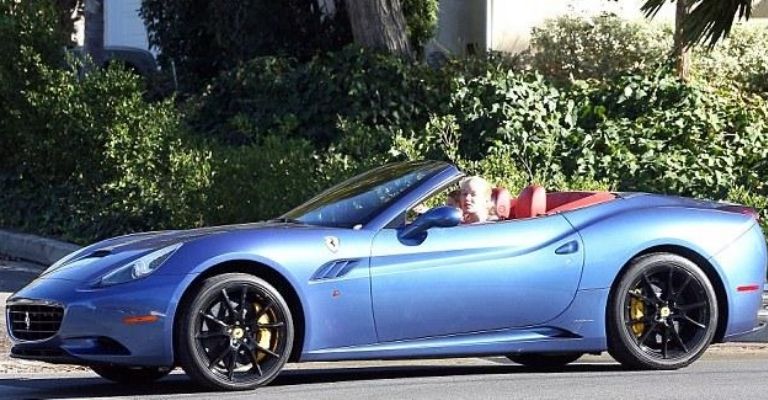 Iggy Azalea colección de autos