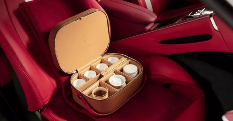 Cabina del Ferrari Roma para China