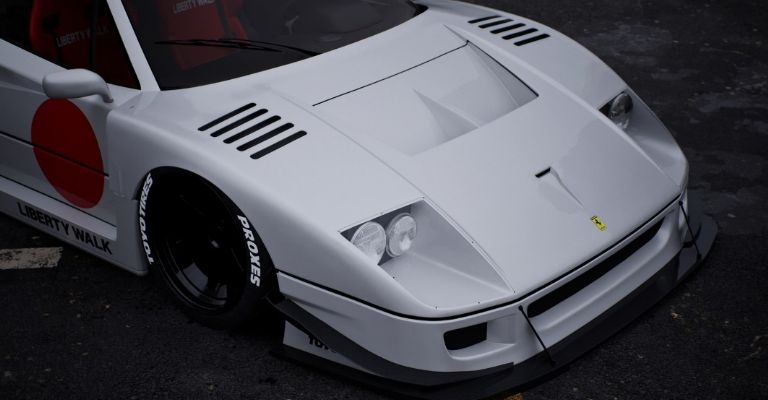 Diseño del Ferrari F40 modificado por Liberty Walk