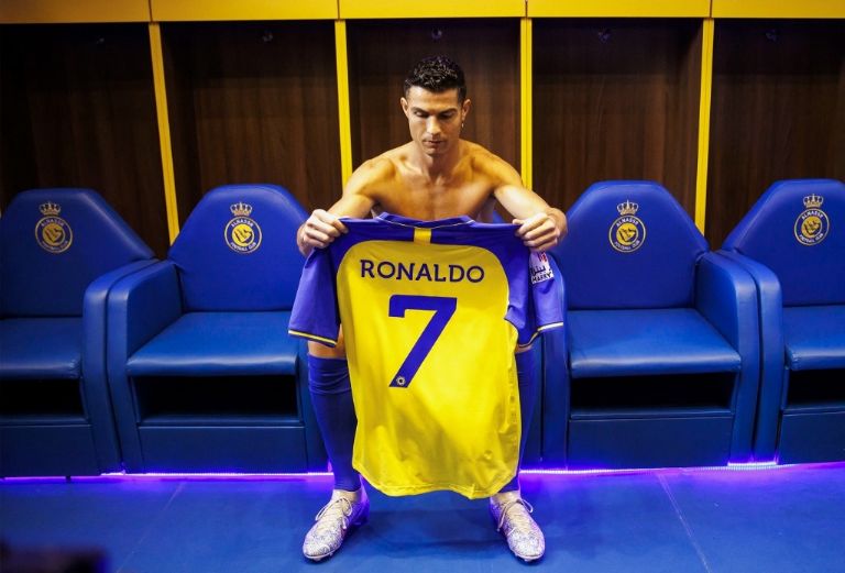 mundial de qatar audi s3 cristiano ronaldo cr7 al nassr automóvl primer automóvil de cristiano ronaldo arabia saudita manchester united real madrid autos de lujo