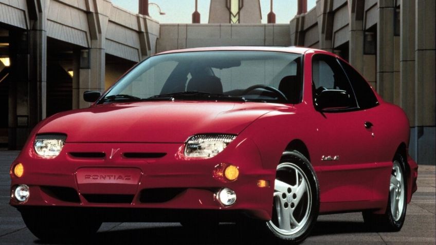 Pensión Bienestar 2023: ¿Qué autos podría comprar con el AUMENTO al PAGO en ENERO de 4,800 pesos?