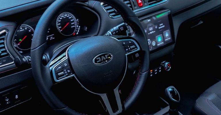 Interior del JAC Sei2 2023