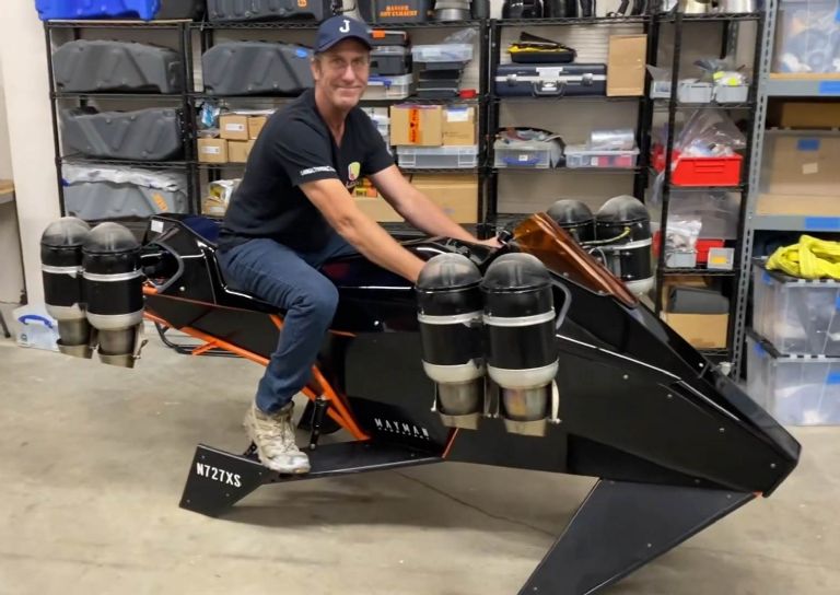 motocicleta voladora tecnología de motocicleta voladora diseño de motocicleta voladora primera motocicleta voladora del mundo movilidad urbana futuro de la movilidad avances tecnológicos inventores de motocicleta voladora motocicleta voladora comercial motocicleta voladora eléctrica