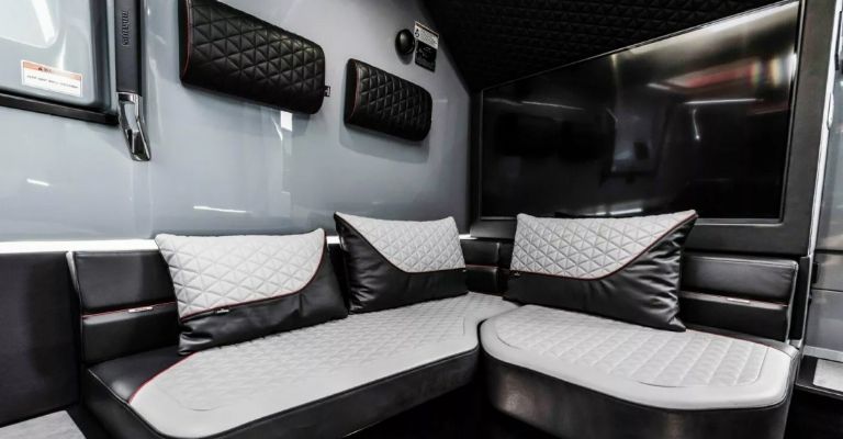 Cabina interior del bote Brabus 900 Stealth