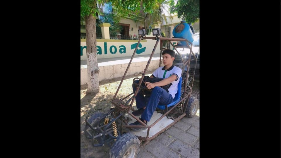 Este estudiante de Conalep hizo su auto para llegar a la escuela