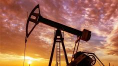 Petróleo retrocede ante poca demanda en Estados Unidos: se teme una recesión